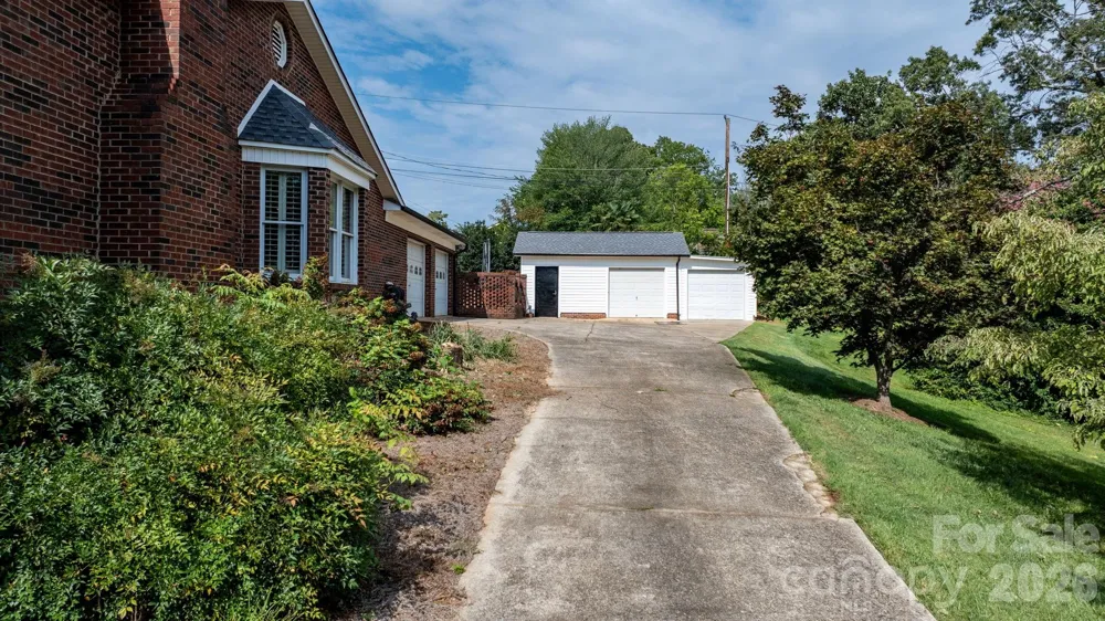 1316 Oak Canopy Road Lincolnton, NC 28092