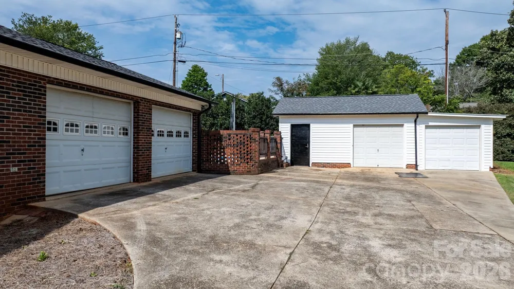 1316 Oak Canopy Road Lincolnton, NC 28092