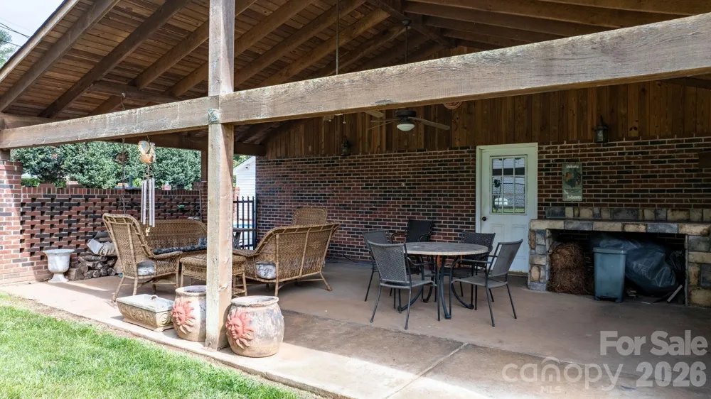 1316 Oak Canopy Road Lincolnton, NC 28092