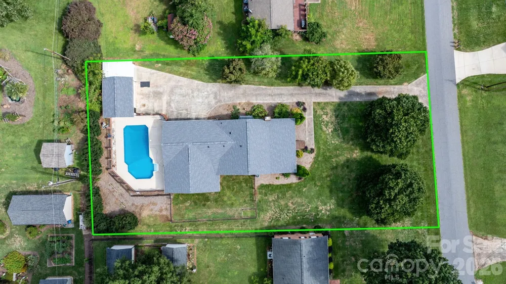 1316 Oak Canopy Road Lincolnton, NC 28092