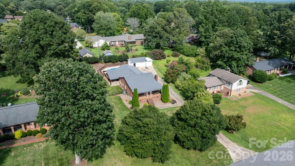 1316 Oak Canopy Road Lincolnton, NC 28092