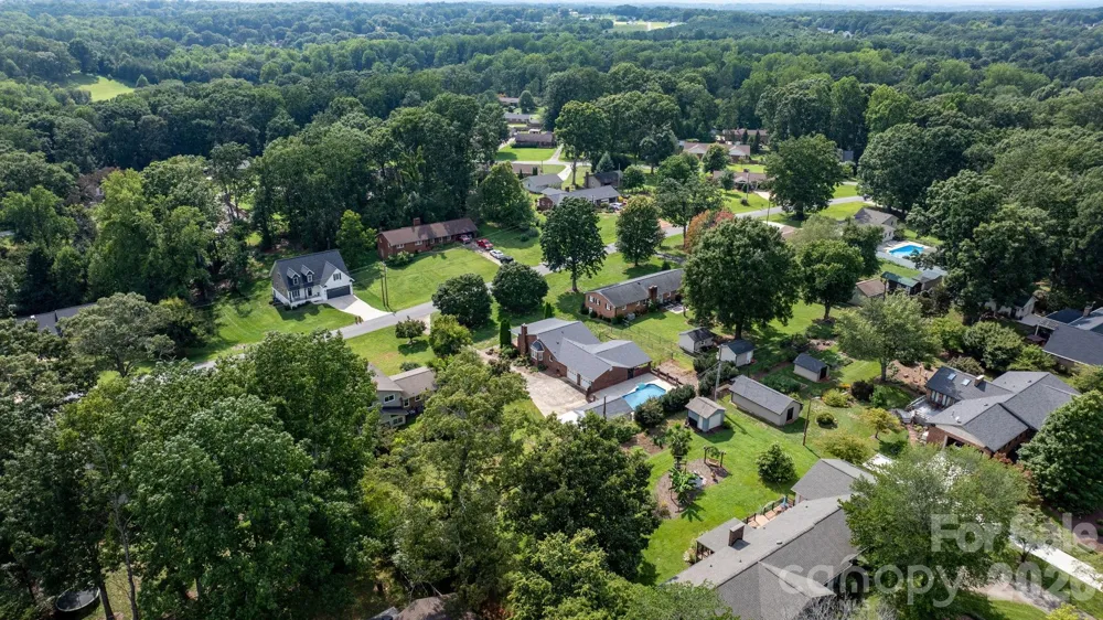 1316 Oak Canopy Road Lincolnton, NC 28092