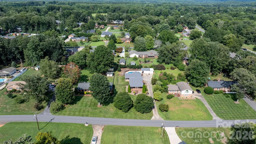 1316 Oak Canopy Road Lincolnton, NC 28092
