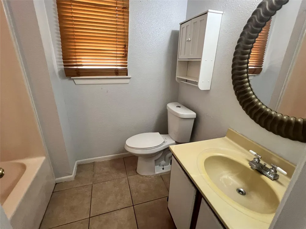 11730 Alamo Drive La Porte, TX 77571