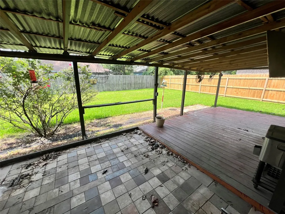 11730 Alamo Drive La Porte, TX 77571