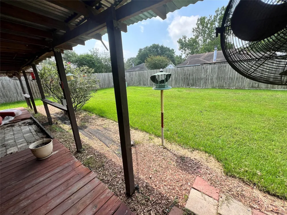 11730 Alamo Drive La Porte, TX 77571