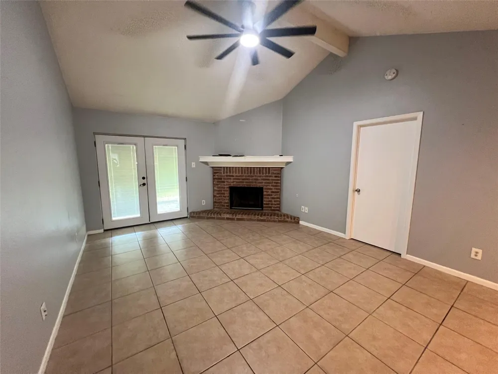 11730 Alamo Drive La Porte, TX 77571