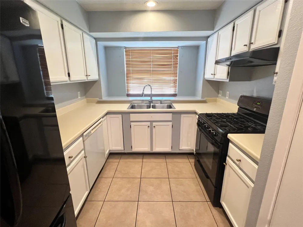 11730 Alamo Drive La Porte, TX 77571
