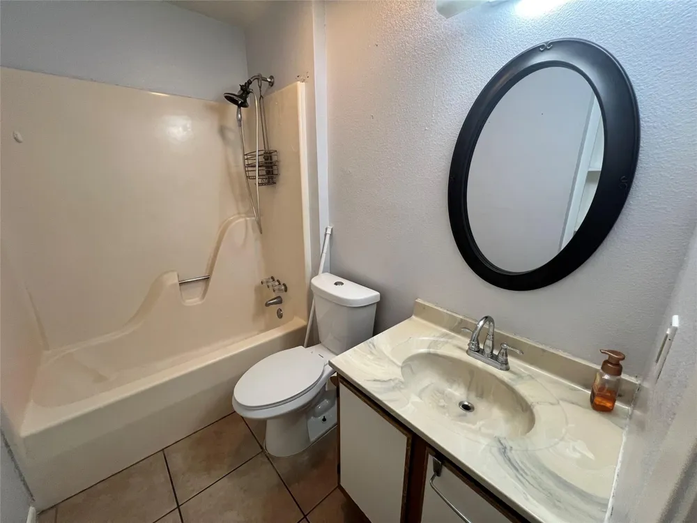 11730 Alamo Drive La Porte, TX 77571