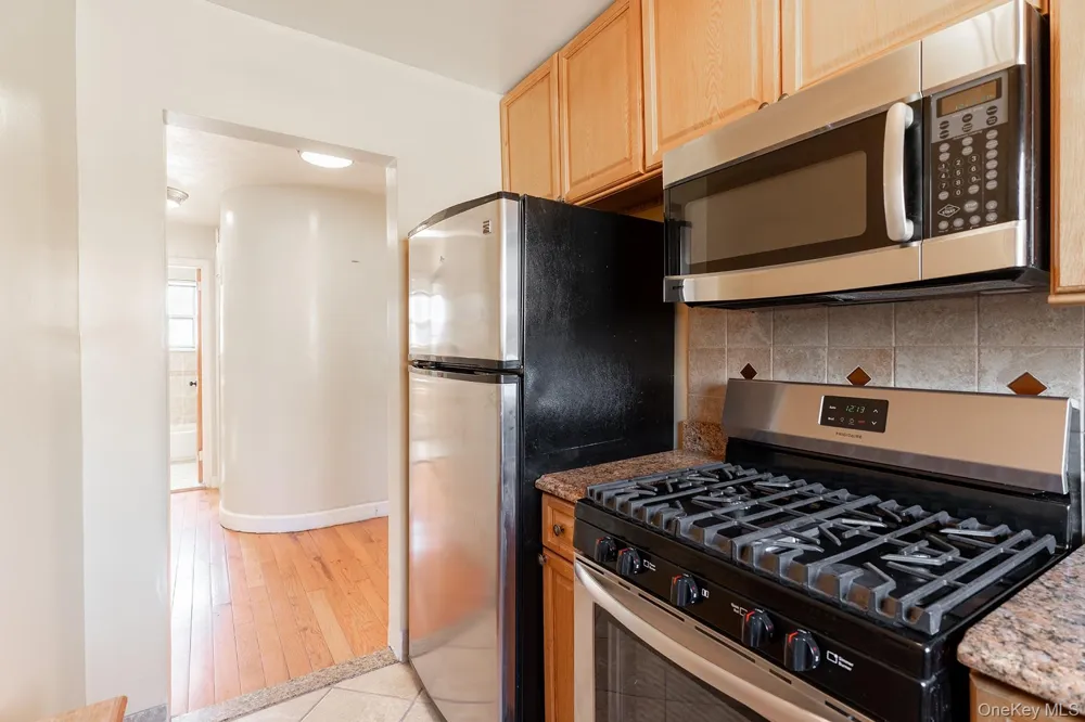 66-12 Grand Central Parkway #1B Forest Hills, NY 11375