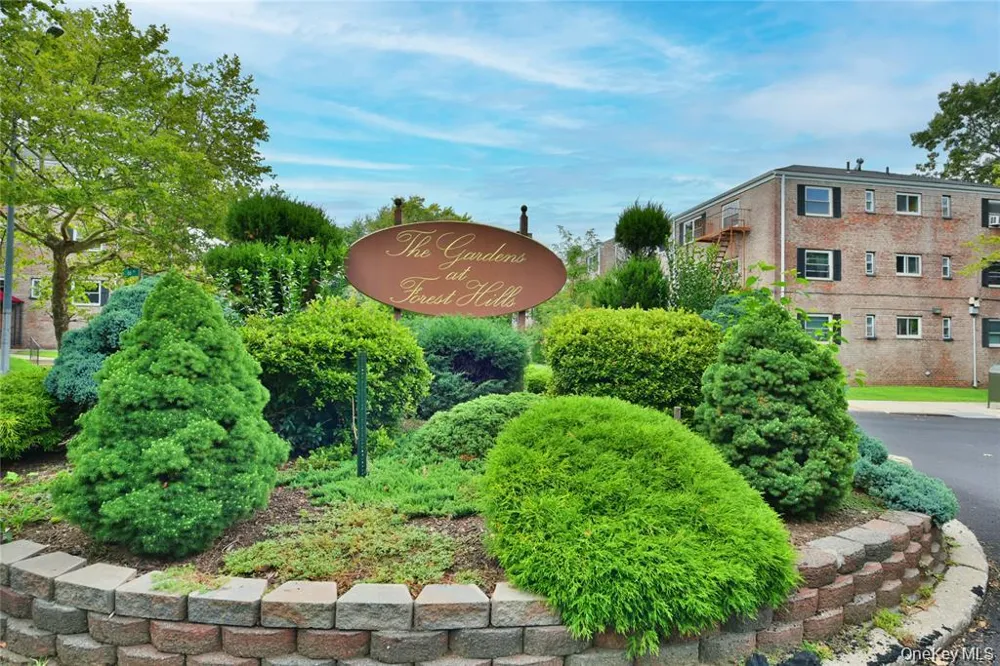 66-12 Grand Central Parkway #1B Forest Hills, NY 11375