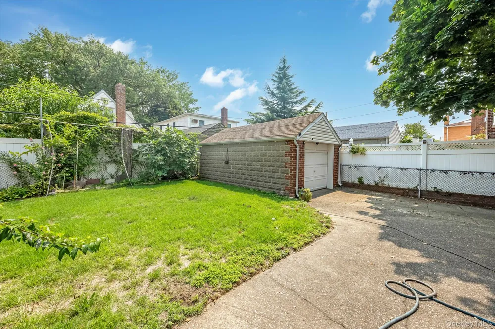 5615 196th Street Fresh Meadows, NY 11365