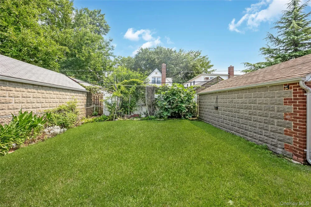 5615 196th Street Fresh Meadows, NY 11365