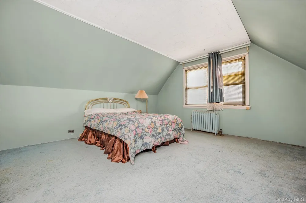 5615 196th Street Fresh Meadows, NY 11365