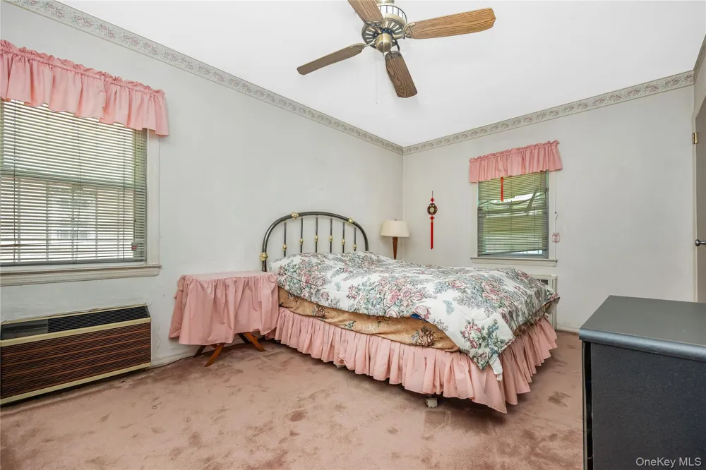 5615 196th Street Fresh Meadows, NY 11365
