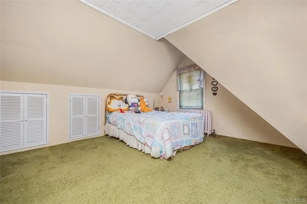 5615 196th Street Fresh Meadows, NY 11365