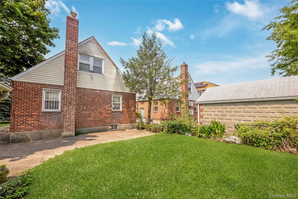 5615 196th Street Fresh Meadows, NY 11365