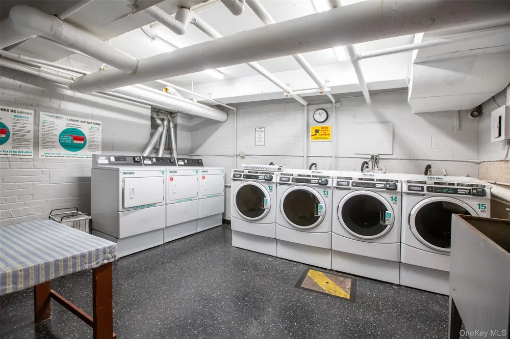 43-43 kissena Blvd #402 Flushing, NY 11355