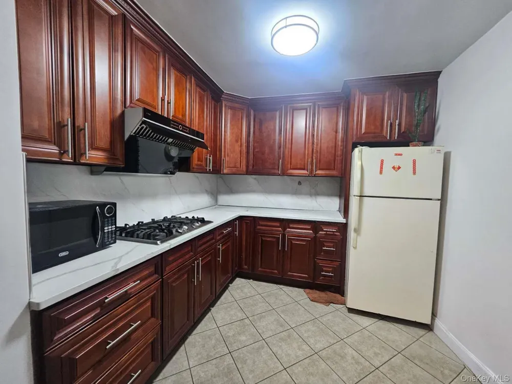 43-43 kissena blvd #306 Flushing, NY 11355