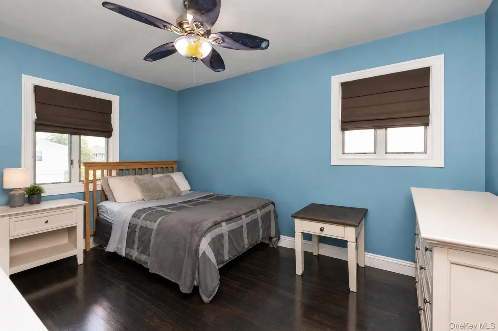46 Valley Lane E Valley Stream, NY 11581