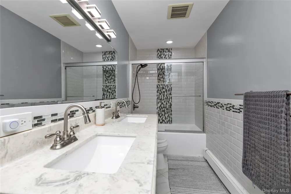 46 Valley Lane E Valley Stream, NY 11581