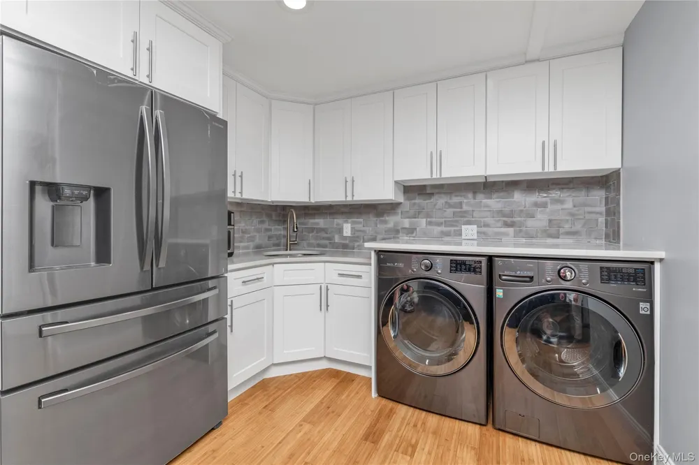 46 Valley Lane E Valley Stream, NY 11581