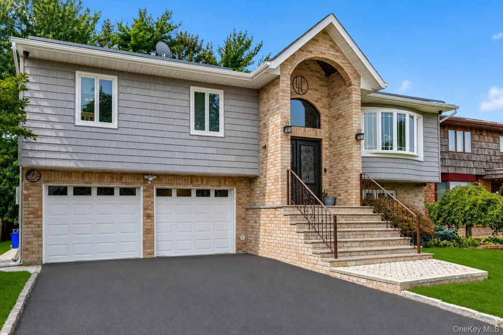 46 Valley Lane E Valley Stream, NY 11581