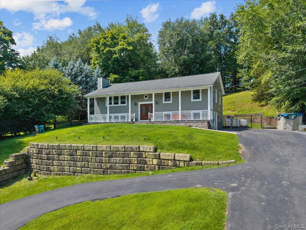 131 Lake Road Salisbury Mills, NY 12577
