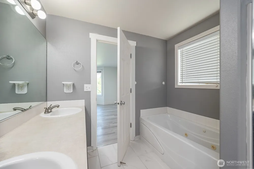1916 Allen Avenue Moses Lake, WA 98837