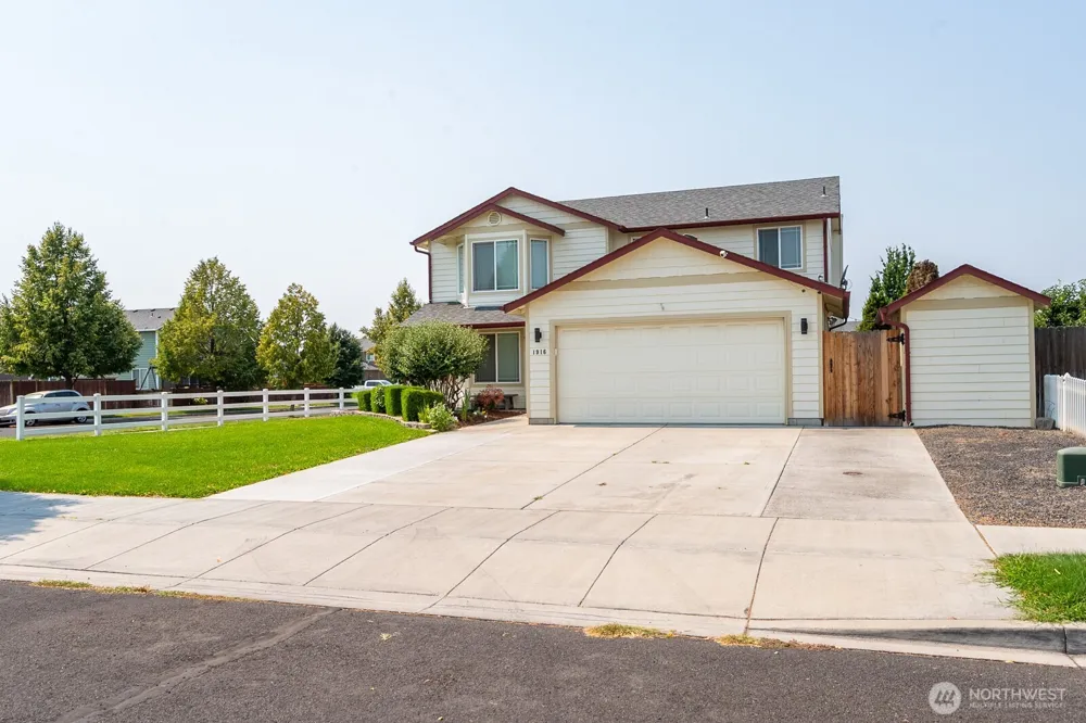 1916 Allen Avenue Moses Lake, WA 98837