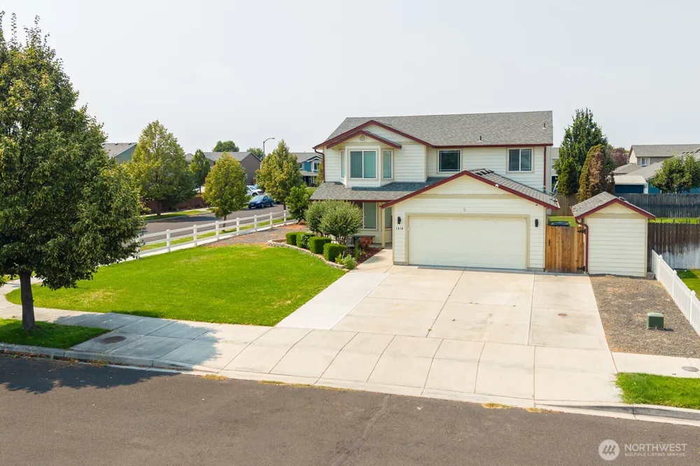 1916 Allen Avenue Moses Lake, WA 98837