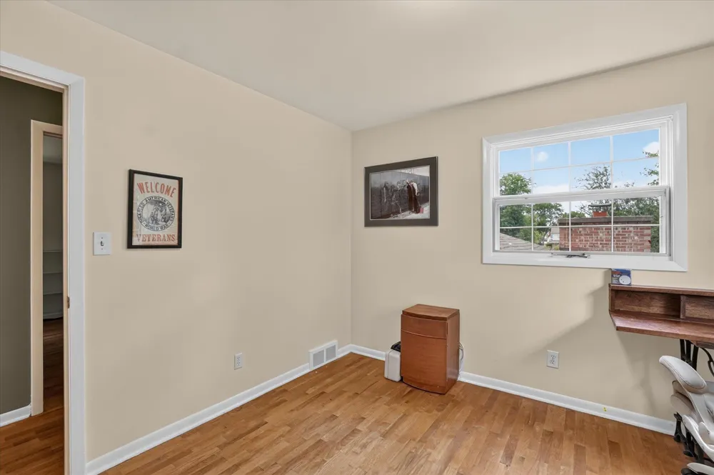 5140 Mckinley Street Flushing Charter Township, MI 48433