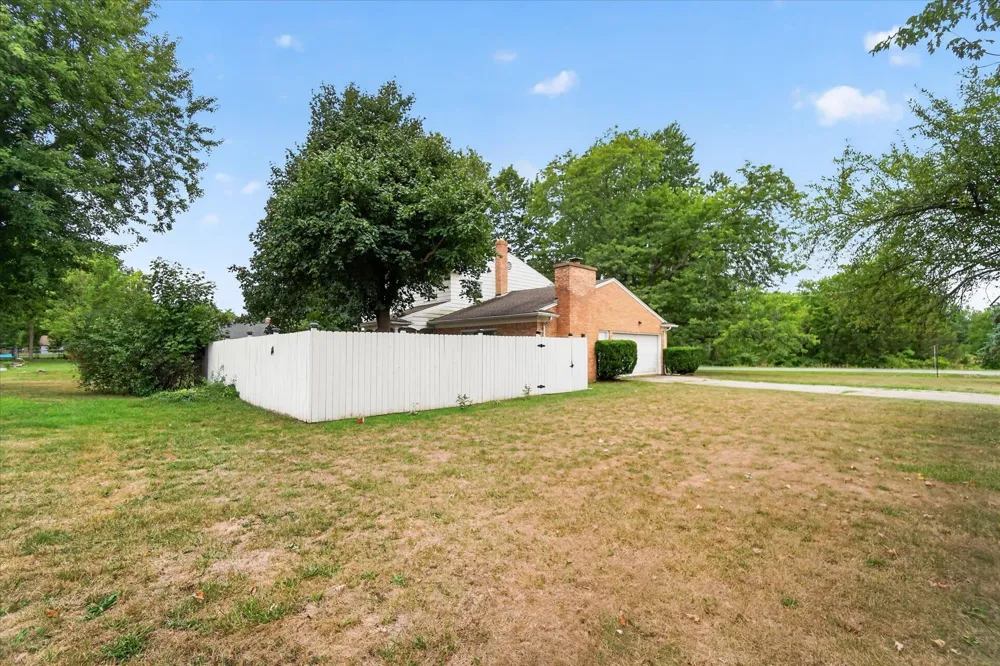 5140 Mckinley Street Flushing Charter Township, MI 48433