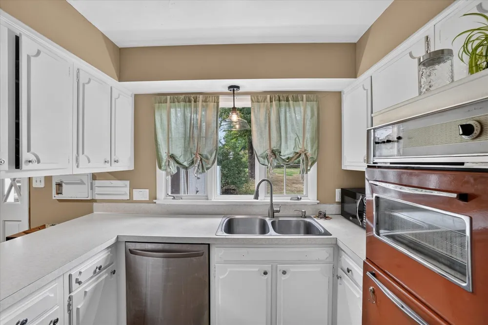 5140 Mckinley Street Flushing Charter Township, MI 48433