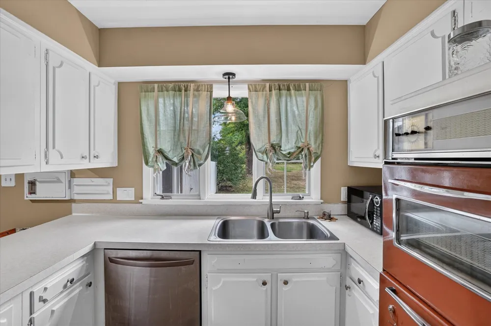 5140 Mckinley Street Flushing Charter Township, MI 48433