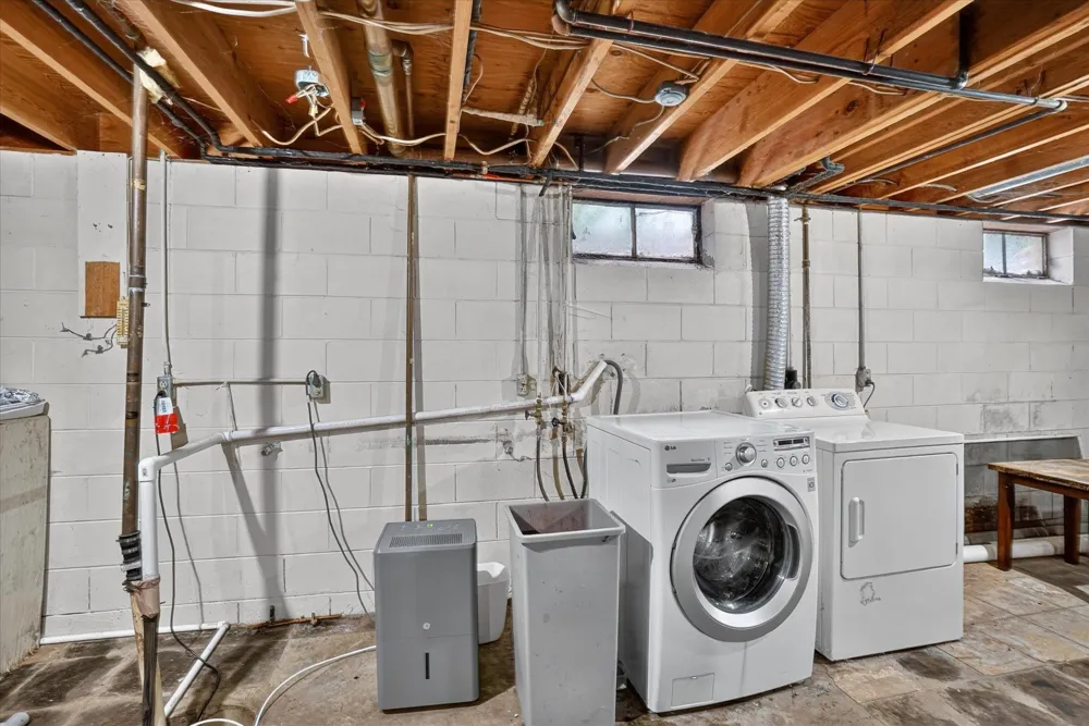 5140 Mckinley Street Flushing Charter Township, MI 48433