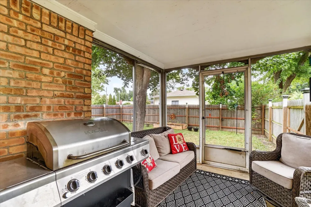 5140 Mckinley Street Flushing Charter Township, MI 48433