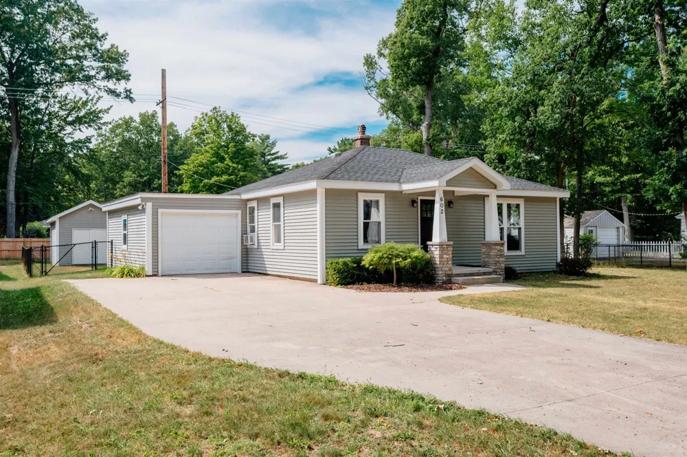 602 Cromwell Drive Traverse City City, MI 49686