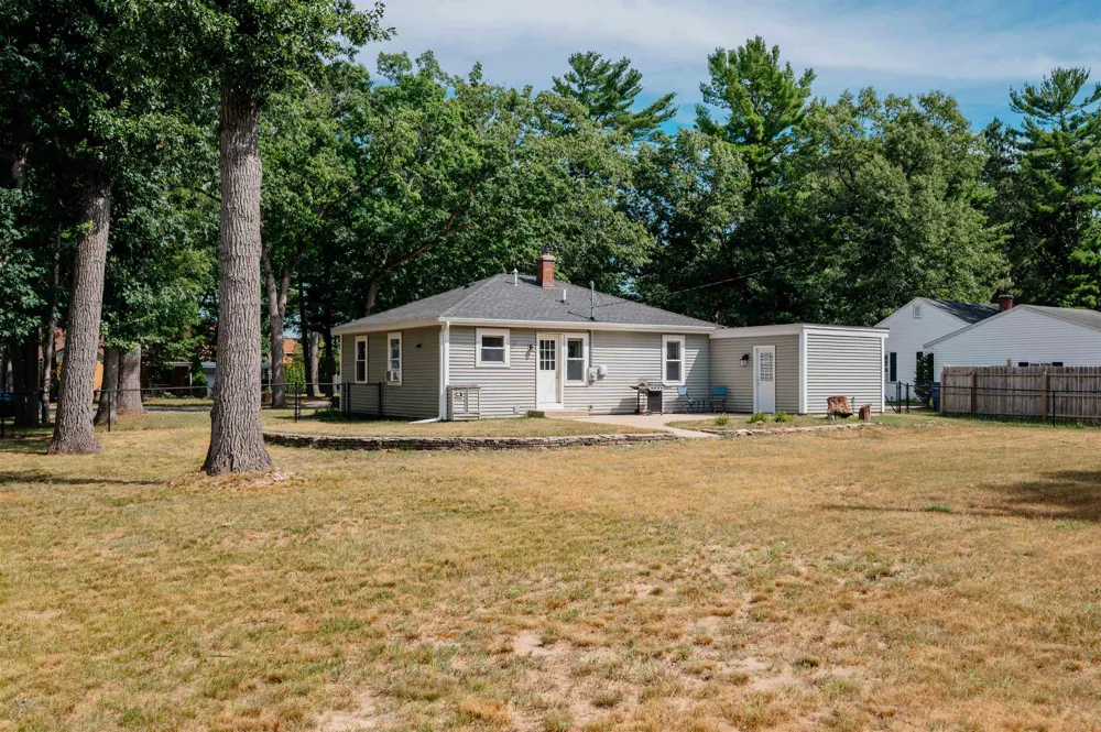 602 Cromwell Drive Traverse City City, MI 49686