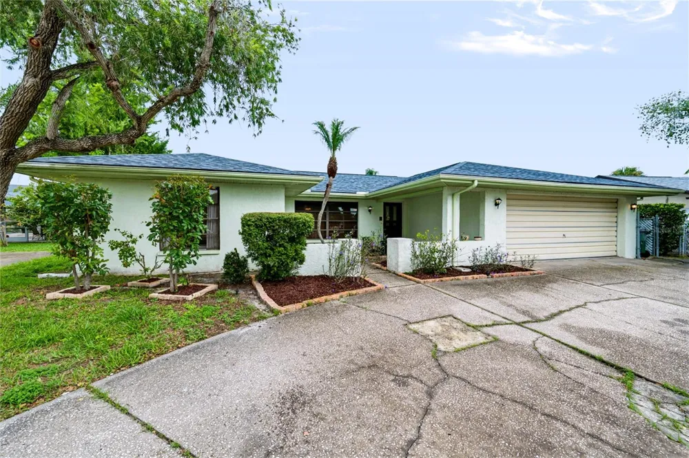 9520 LAKE CHRISTINA LANE Port Richey, FL 34668