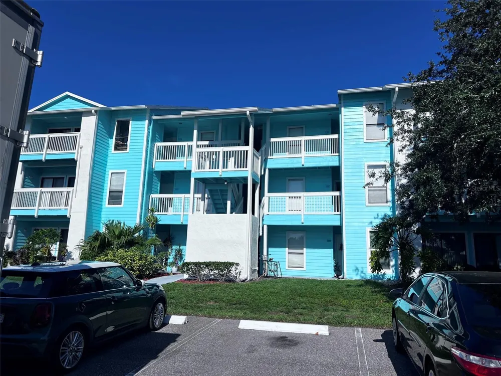 455 ALT 19 S #202 Palm Harbor, FL 34683