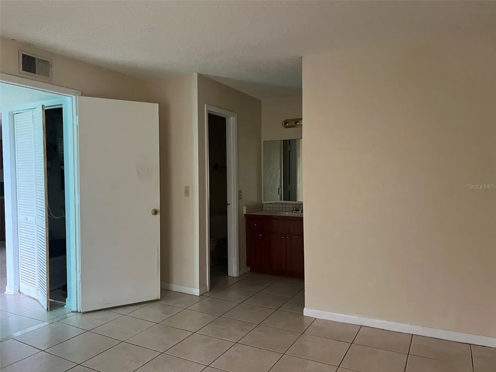 455 ALT 19 S #202 Palm Harbor, FL 34683