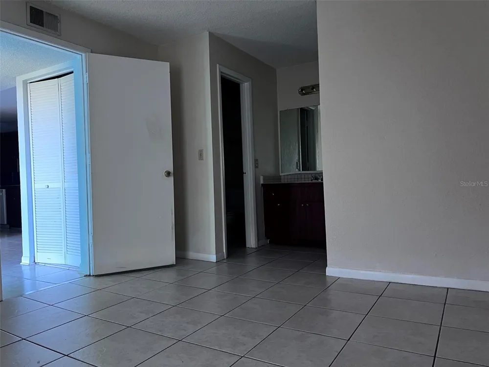 455 ALT 19 S #202 Palm Harbor, FL 34683