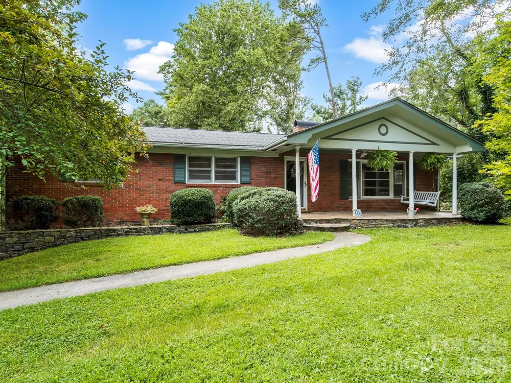 48 Faircrest Road Asheville, NC 28804