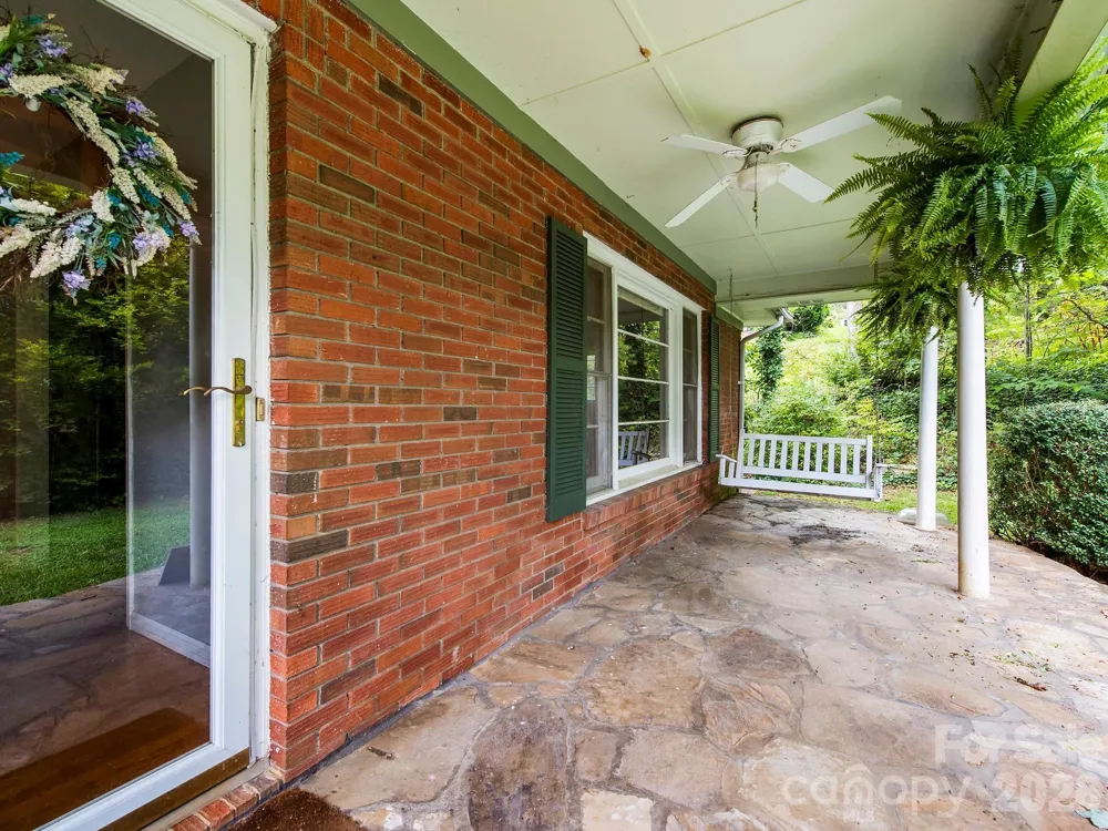 48 Faircrest Road Asheville, NC 28804