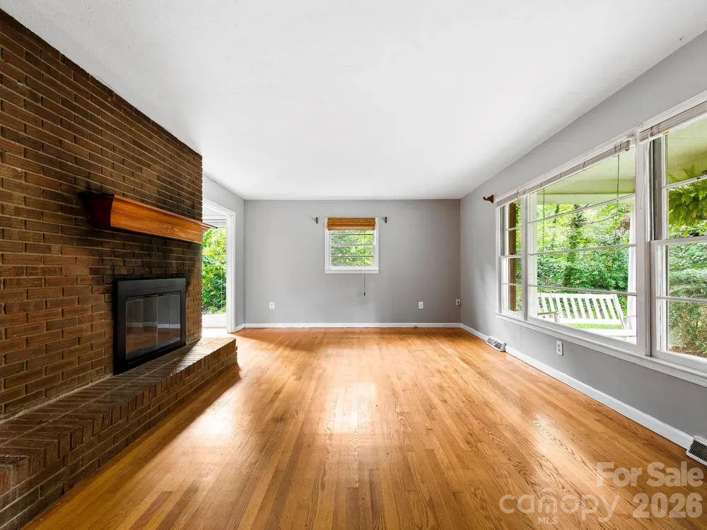 48 Faircrest Road Asheville, NC 28804