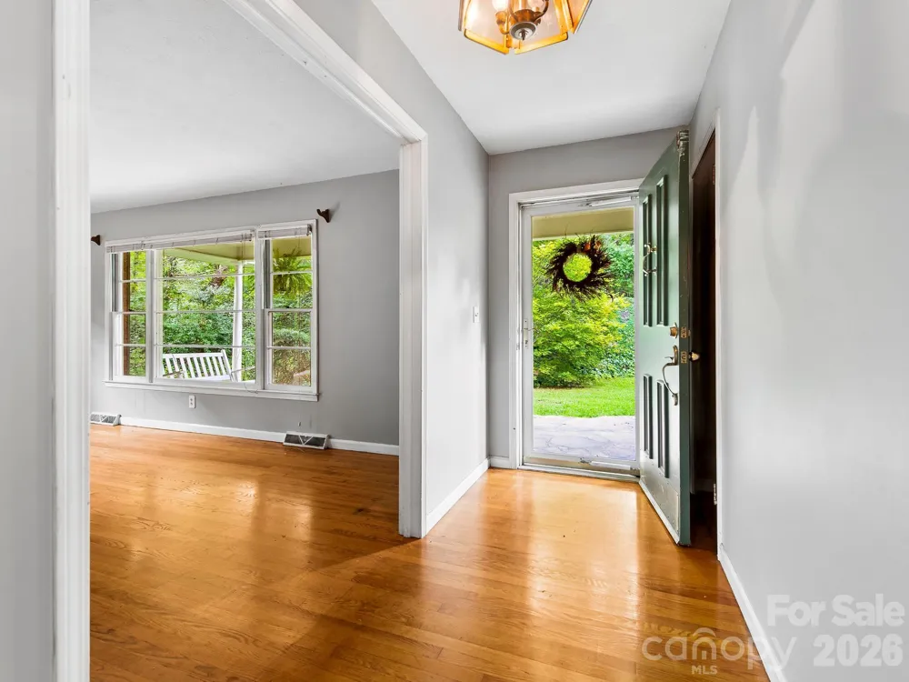 48 Faircrest Road Asheville, NC 28804