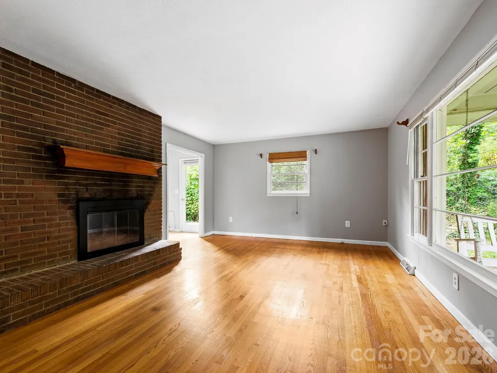 48 Faircrest Road Asheville, NC 28804