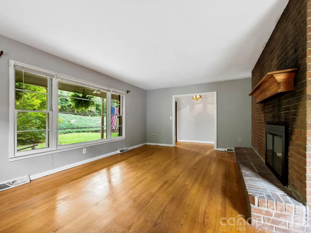 48 Faircrest Road Asheville, NC 28804