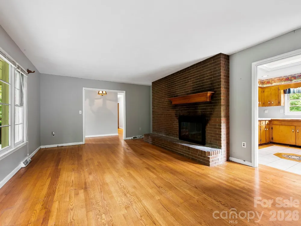 48 Faircrest Road Asheville, NC 28804